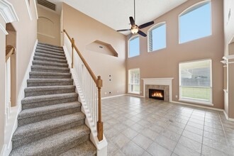 Building Photo - 1621 N Yellowstone Dr