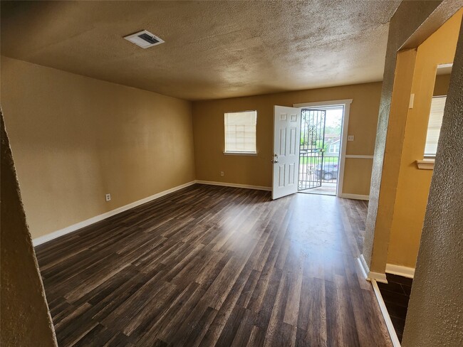 Building Photo - 4311 Yellowstone Blvd
