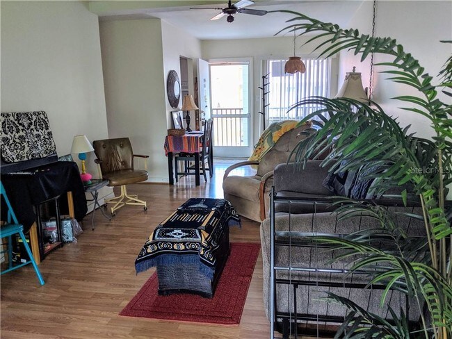 Foto del edificio - 5905 Garden Ln