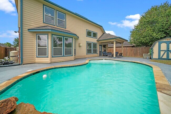 Foto del edificio - 2413 Quiet Arbor Ln