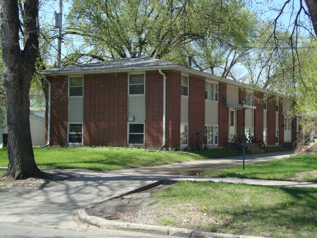 Building Photo - 1308 10th St N