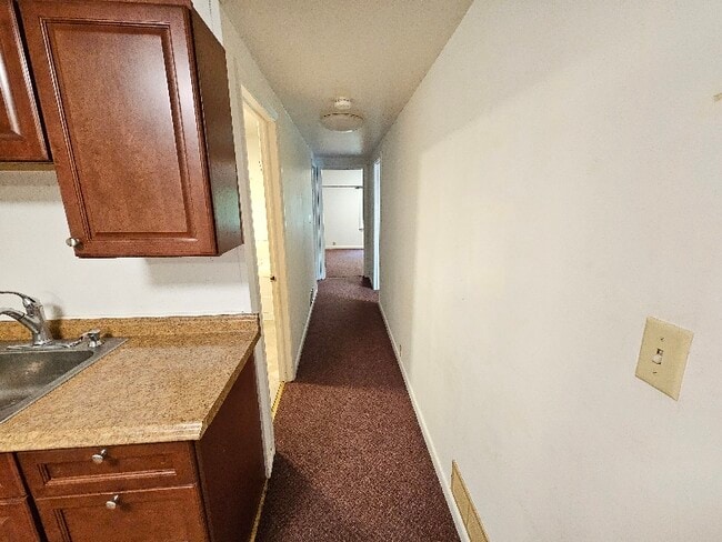 Building Photo - 6137 Memorial Dr
