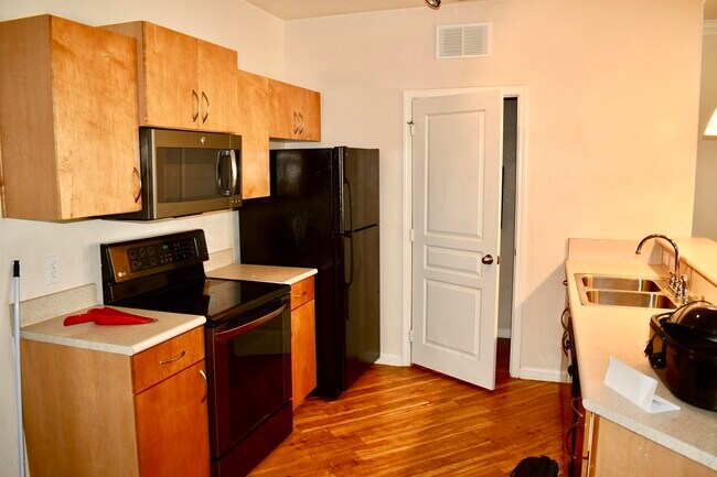 Foto del edificio - 5617 Bowden Rd