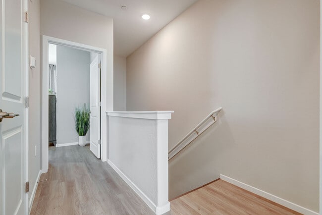 Building Photo - Town Germann