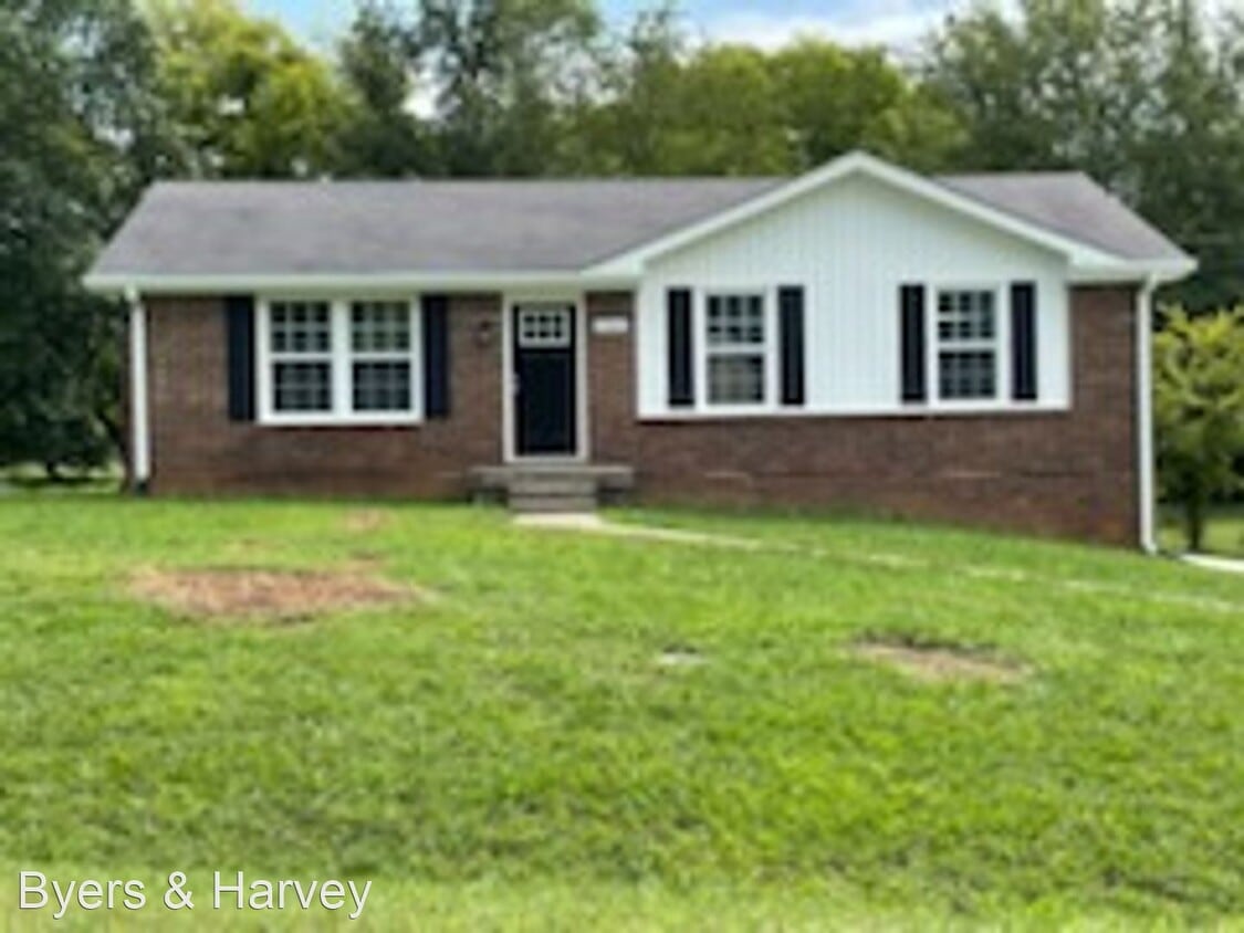 4 br, 1.5 bath House 1983 Mark Avenue House Rental in Clarksville