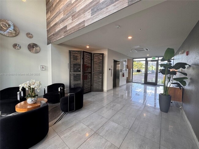 Foto del edificio - 8167 NW 41st St