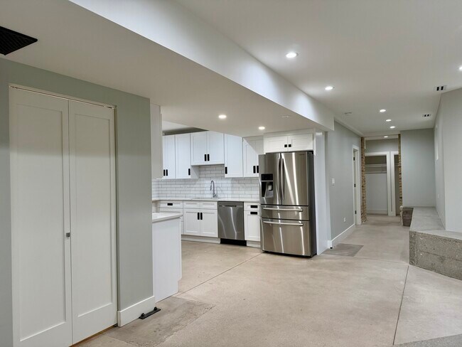 Foto del edificio - 4730 W Grace St