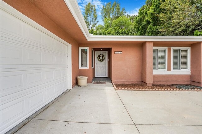 Building Photo - 7365 Pomelo Dr