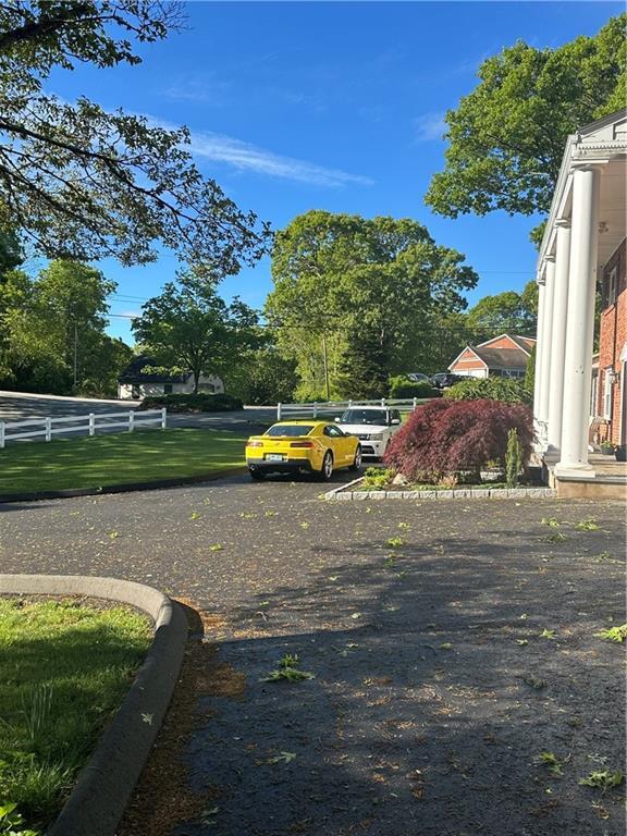 Foto del edificio - 60 Sherwood Dr