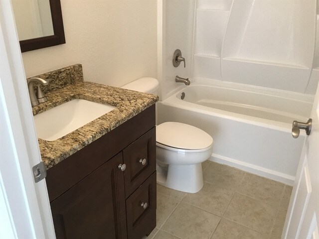 Foto del edificio - 385 Bostwick Cir