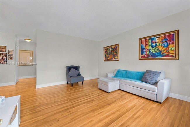 Building Photo - 320 85th St