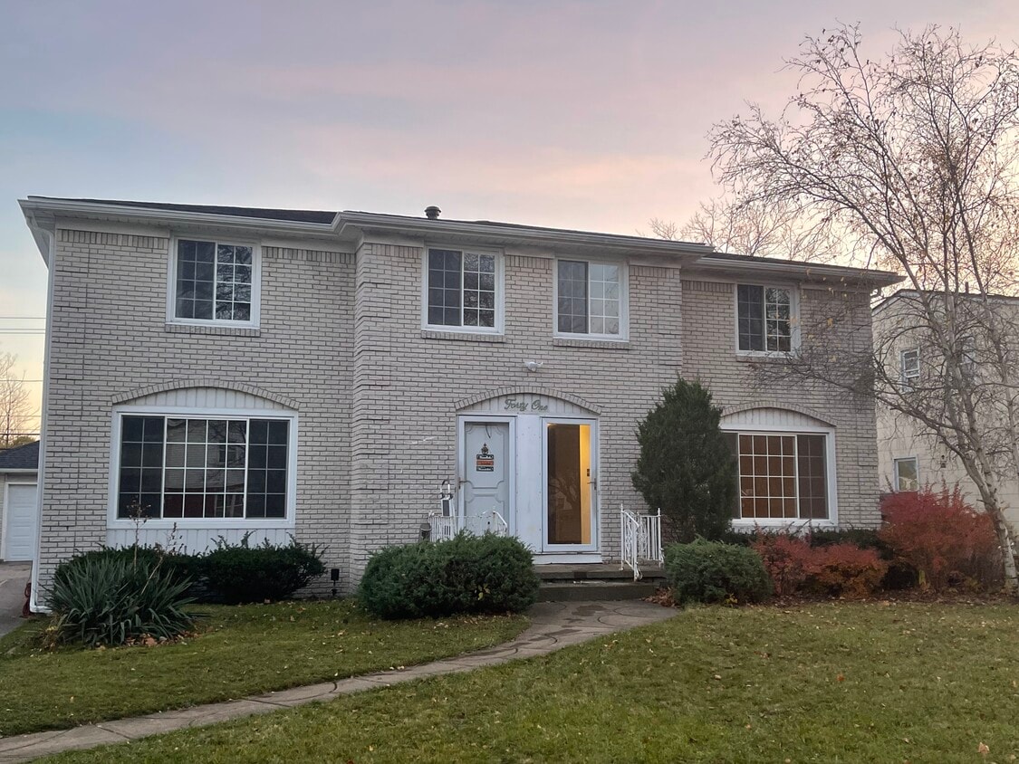 41 Pheasant Run Rd, Buffalo, NY 14228 Townhome Rentals in Buffalo NY