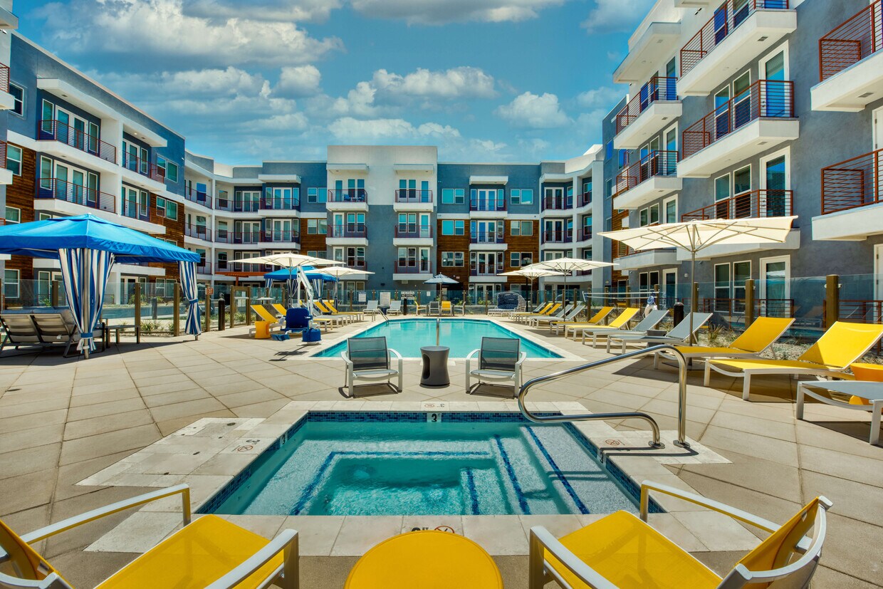 Centra Midtown Apartments in Phoenix, AZ