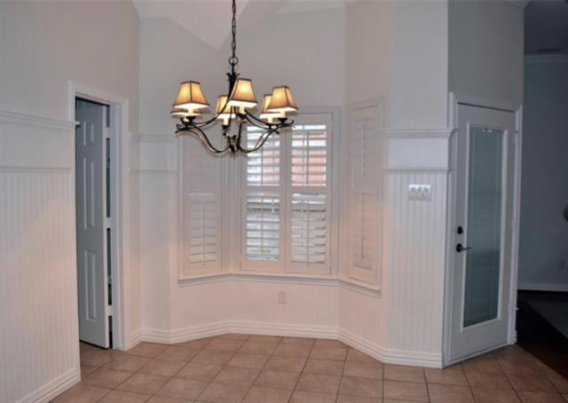 Building Photo - 688 Bear Creek Dr