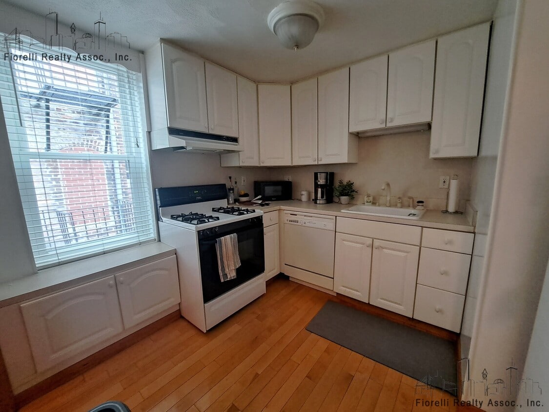Primary Photo - 95 N Margin St
