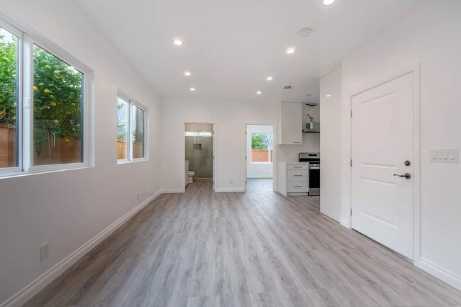 Foto del edificio - 1350 Western Ave