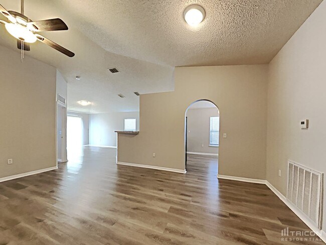 Building Photo - 5679 Oakwood Knoll Drive Lakeland FL