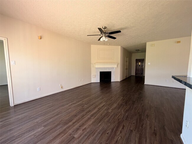 Foto del edificio - 13423 Agarita Ln