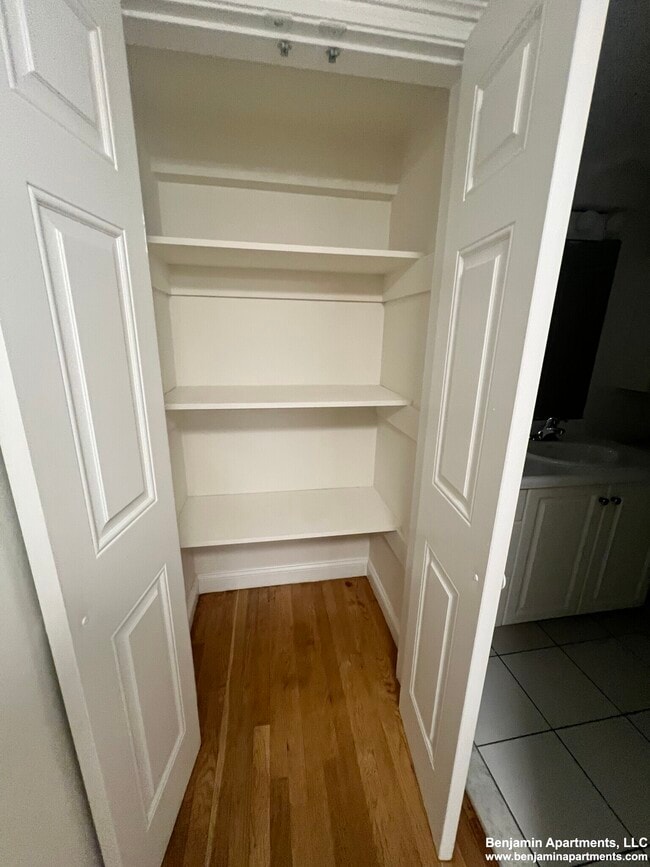 Foto del edificio - 1529 Beacon St