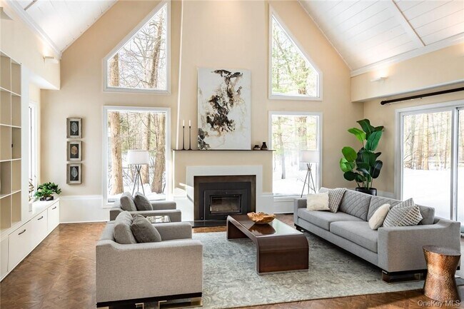 Foto del edificio - 50 Woods Rd