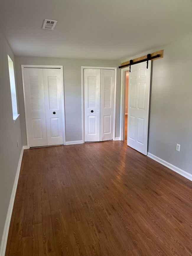 Building Photo - 5649 Smallwood