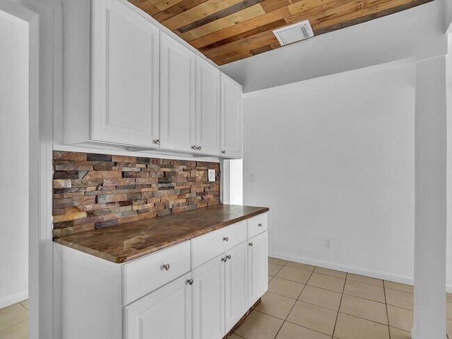 Foto del edificio - 703 5th Pl SW