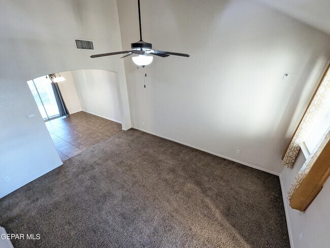 Building Photo - 5000 Silver Ranch Ave