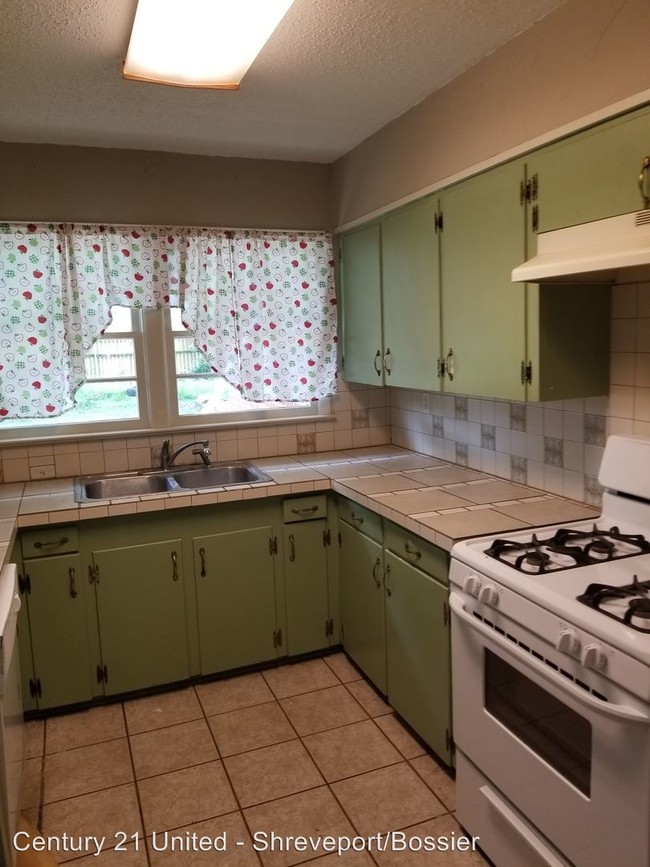 Building Photo - 3 br, 2 bath House - 2202 Belle Grove