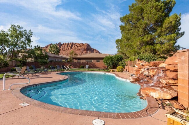 Building Photo - Lovely 3 Bedroom Home With 2 Community Pools