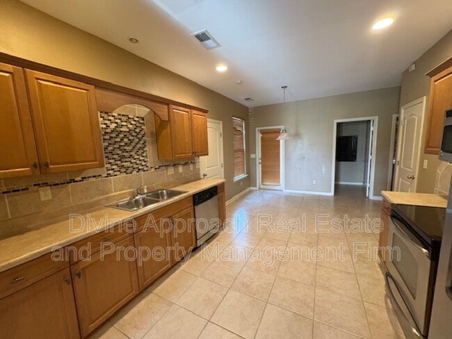 Building Photo - 4297 Sierra Way