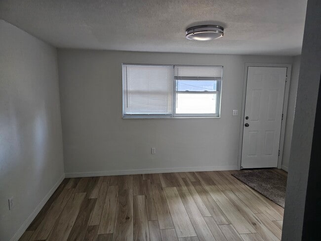Building Photo - 468 88th Ave N