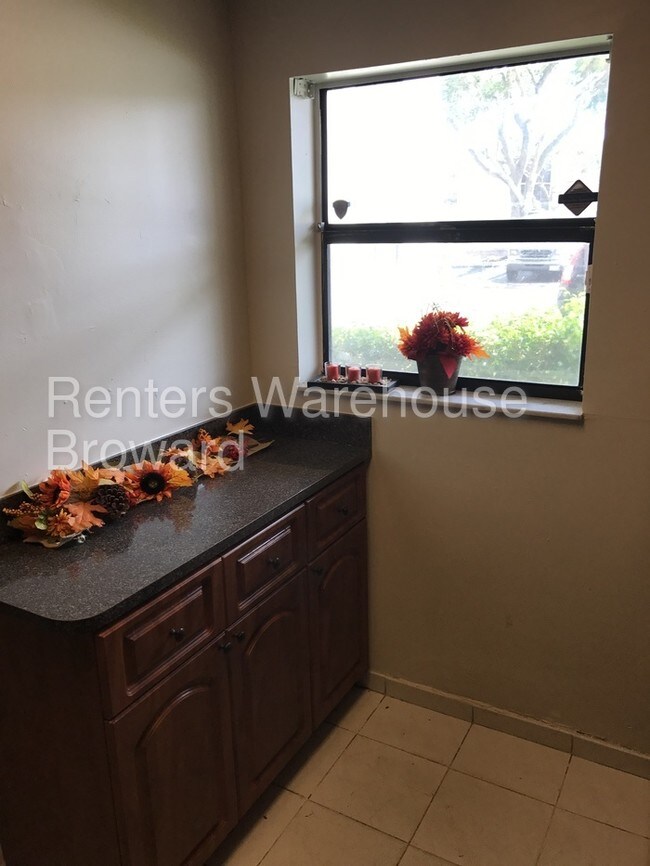 Building Photo - 3410 Foxcroft Rd