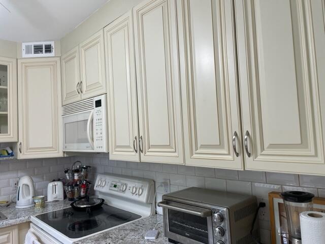 Building Photo - 640 Monaco Ct