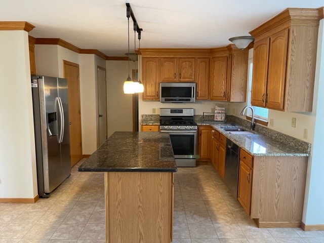 Building Photo - 5892 Glen Eagles Dr