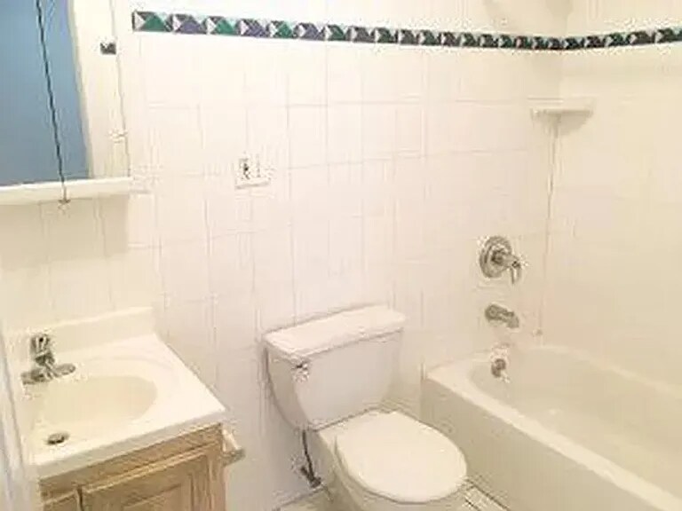 Foto del edificio - 141-35 Pershing Crescent