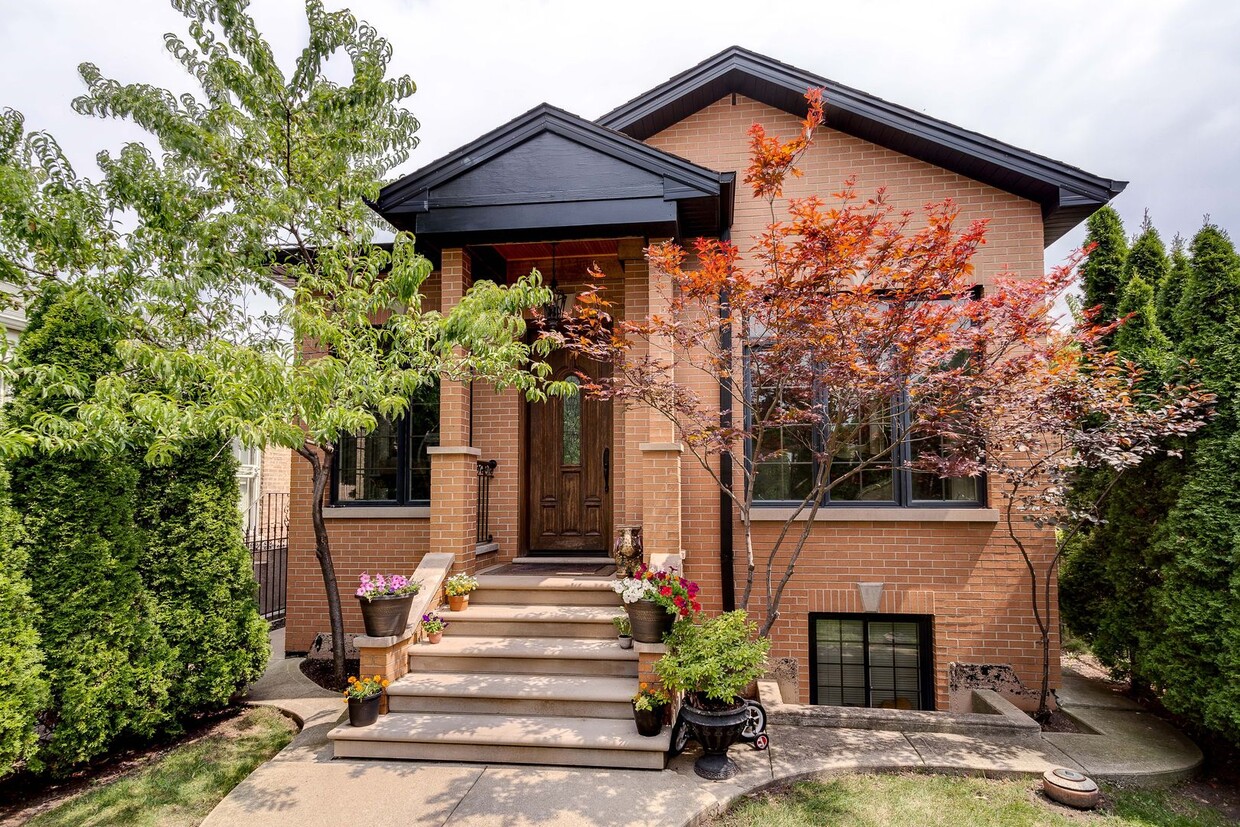 Primary Photo - 6033 N Jersey Ave