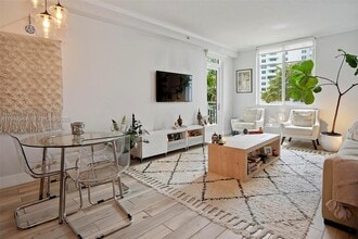 Building Photo - 1 Century Ln