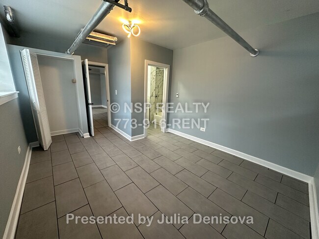 Foto del edificio - 5666-5672 N Ridge Ave