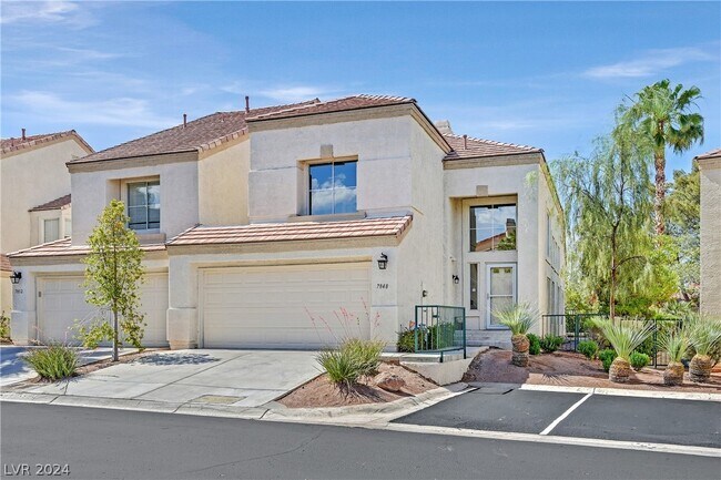 Foto del edificio - 7848 Bluewater Dr