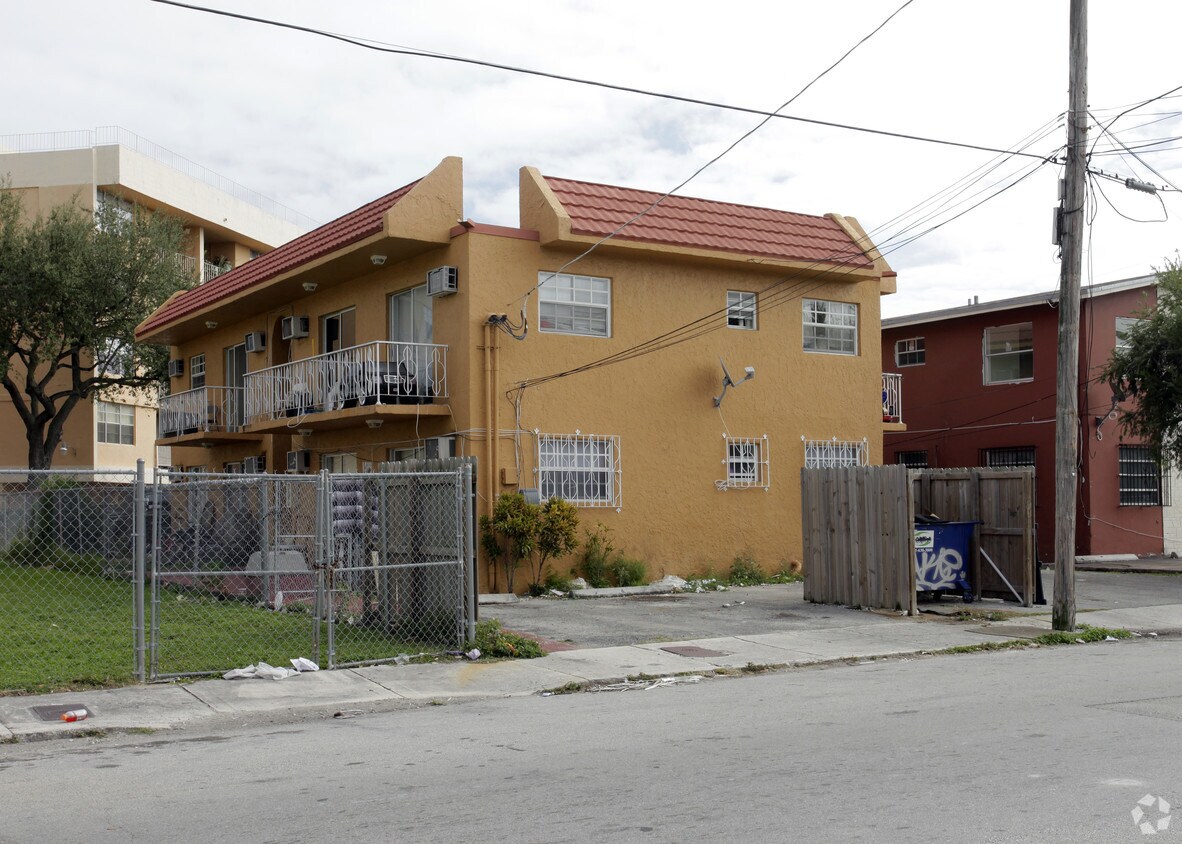 Foto principal - 613 NW 10th Ave