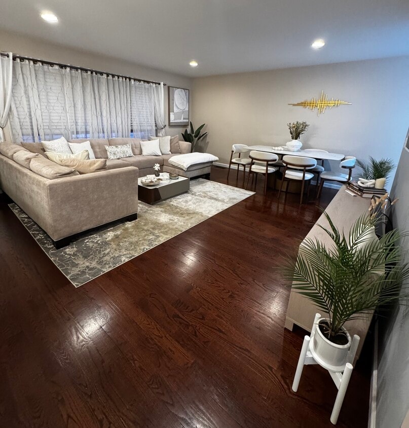 Foto principal - 32 Oil Mill Rd