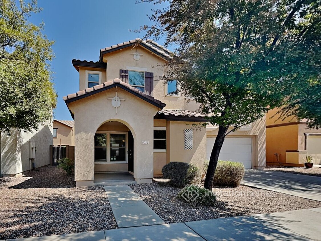 Foto principal - 8012 W Lynwood St