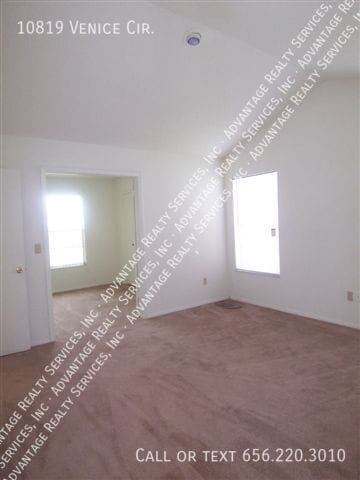 Building Photo - 10819 Venice Cir