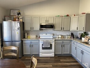 Building Photo - 909 N Windermere Dr
