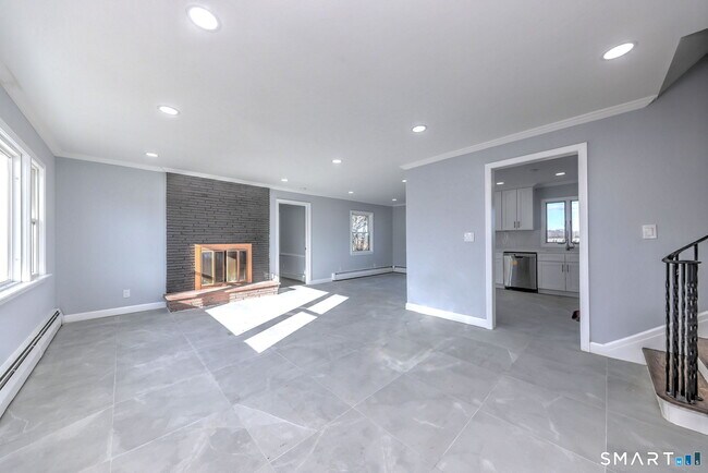 Foto del edificio - 206 Bridgeview Pl