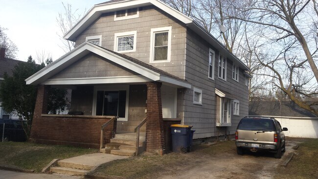 Foto del edificio - 756 Clancy Ave NE