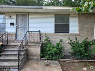 Building Photo - 2112 Virginia Dr