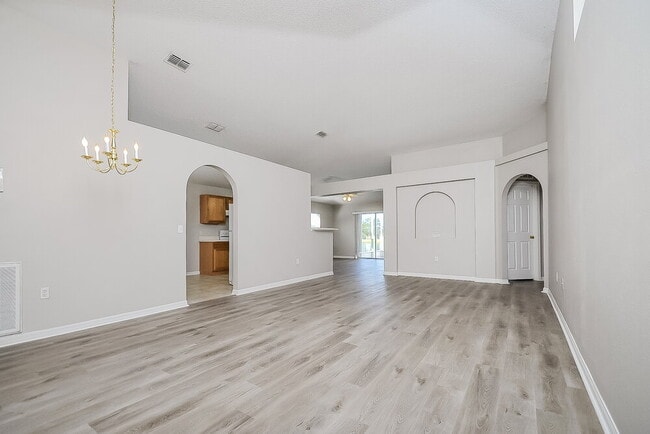 Building Photo - 1614 Alhambra Crest Dr