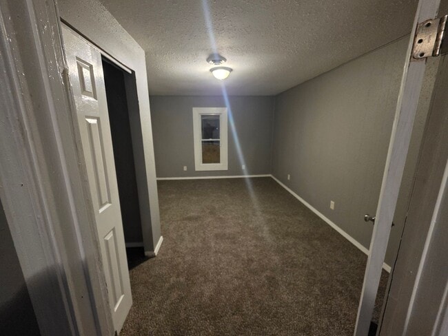 Building Photo - LIMITED TIME**NO APPLICATION FEE**1/2 OFF DEPOSIT**