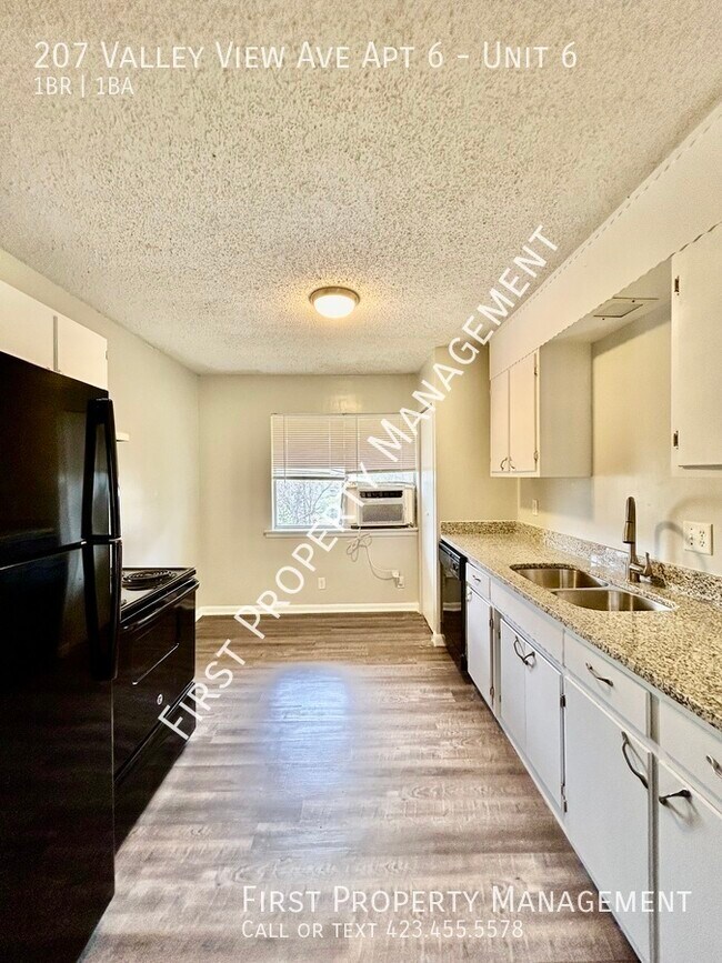 207 Valley View Ave Unit 6, Chattanooga, TN 37415 Room for Rent in